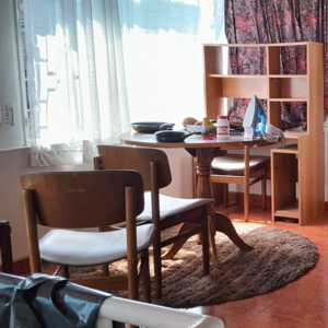 image Apt 206_07_c.jpg